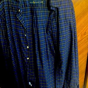 Mens LBotton down Ralph Lauren shirt.